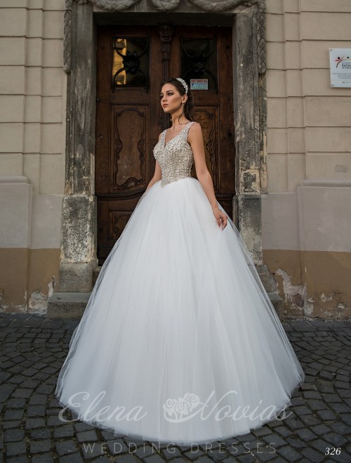 Lush embroidered wedding dress with V-neck 326